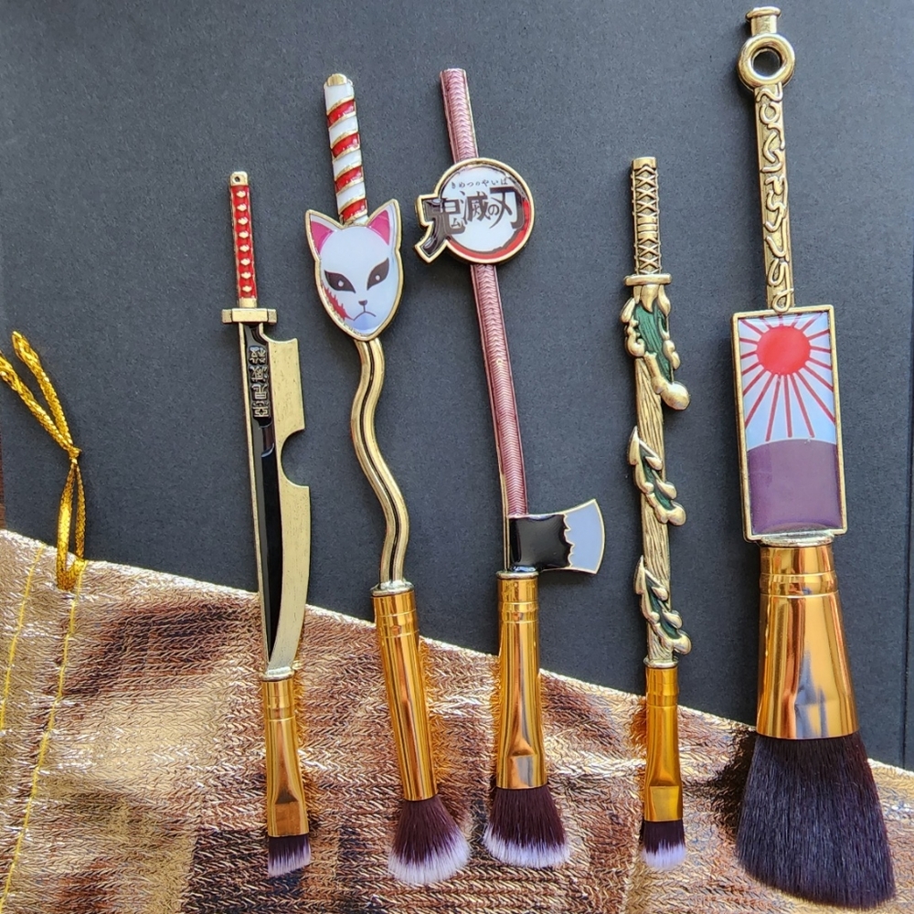 💄 NOVELTY MAKEUP BRUSH SET DEMON SLAYER KIMETSU NO YAIBA